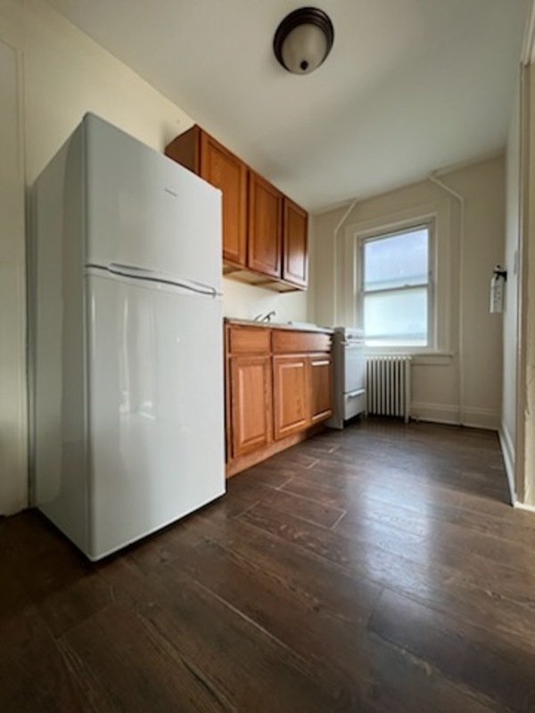 319 Foxhall Avenue - 1W property image